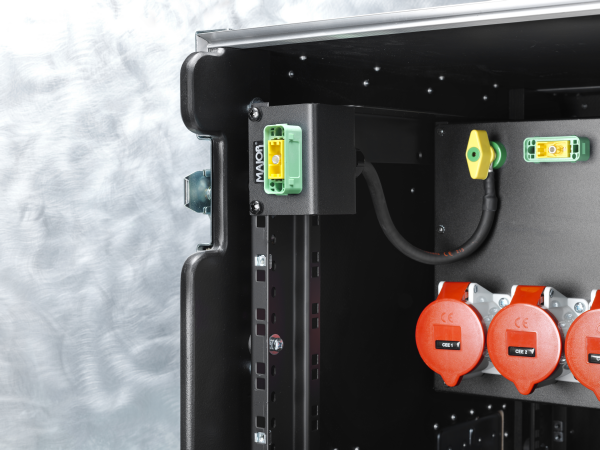 Direct Montagewinkel, 1x HAN GND 2HE, 1x M10 Ringöse, Titanex H07RN-F, 1m